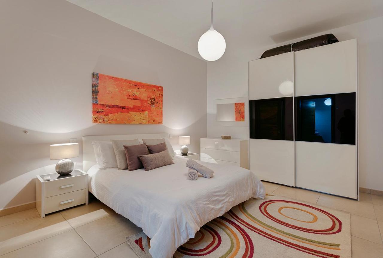 Luxury Apt With Side Seaviews And Pool, Best Location สลีมา ภายนอก รูปภาพ